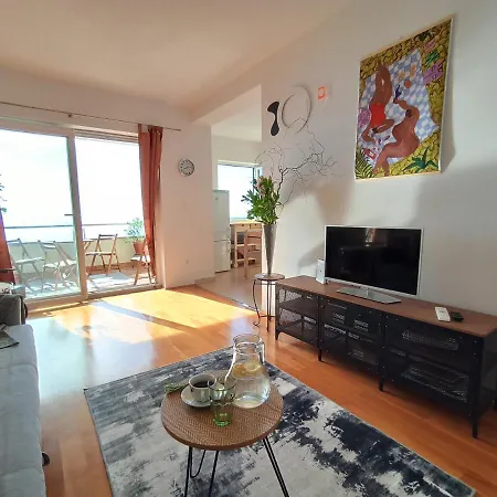 Lemon No. 205 Apartment *