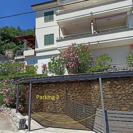 Lemon No. 205 Apartment *
