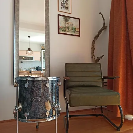Apartment Lemon No. 205